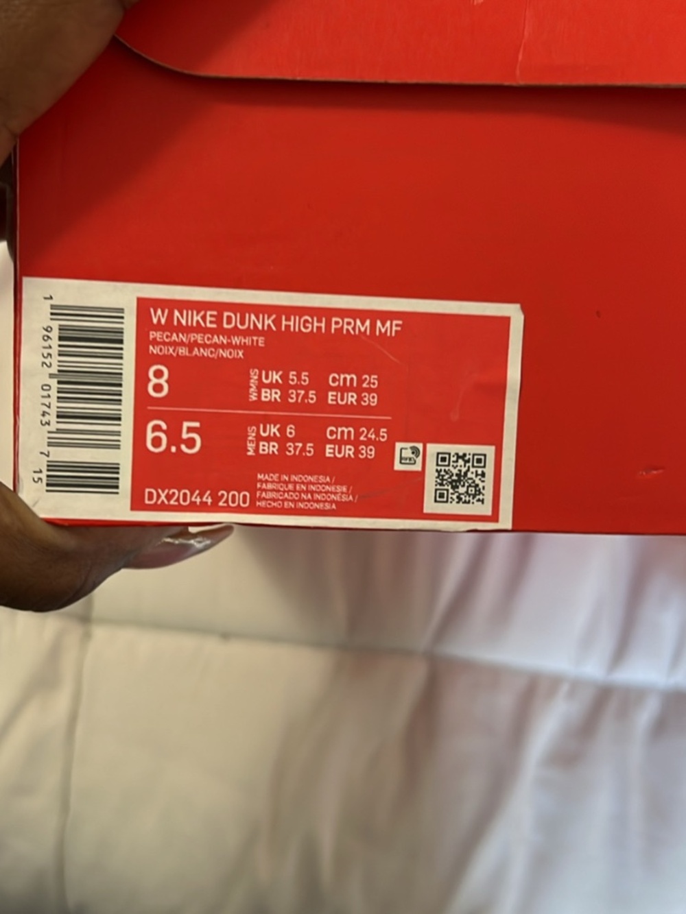 Women’s Nike dunks mid rise